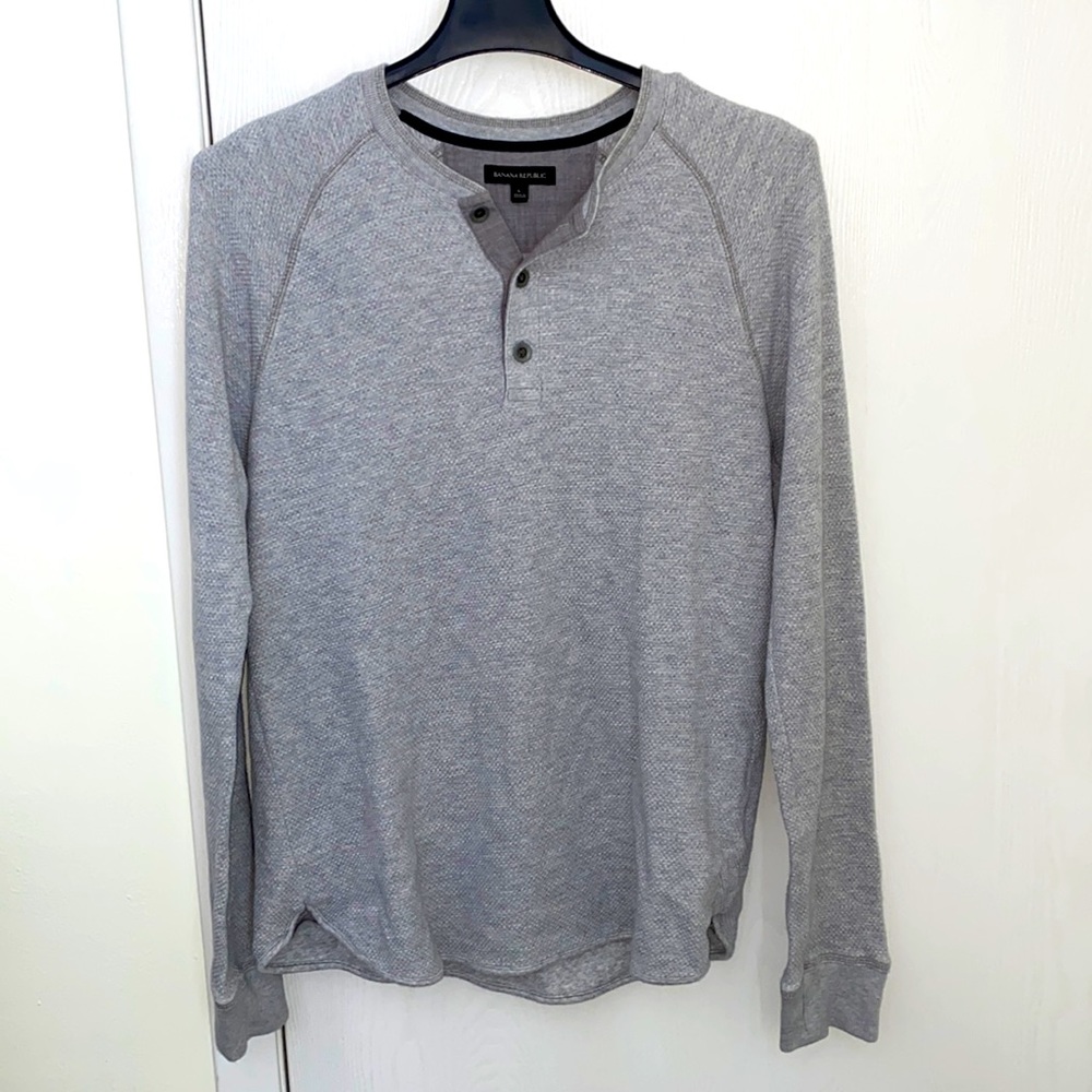Banana Republic Men’s Grey Henley